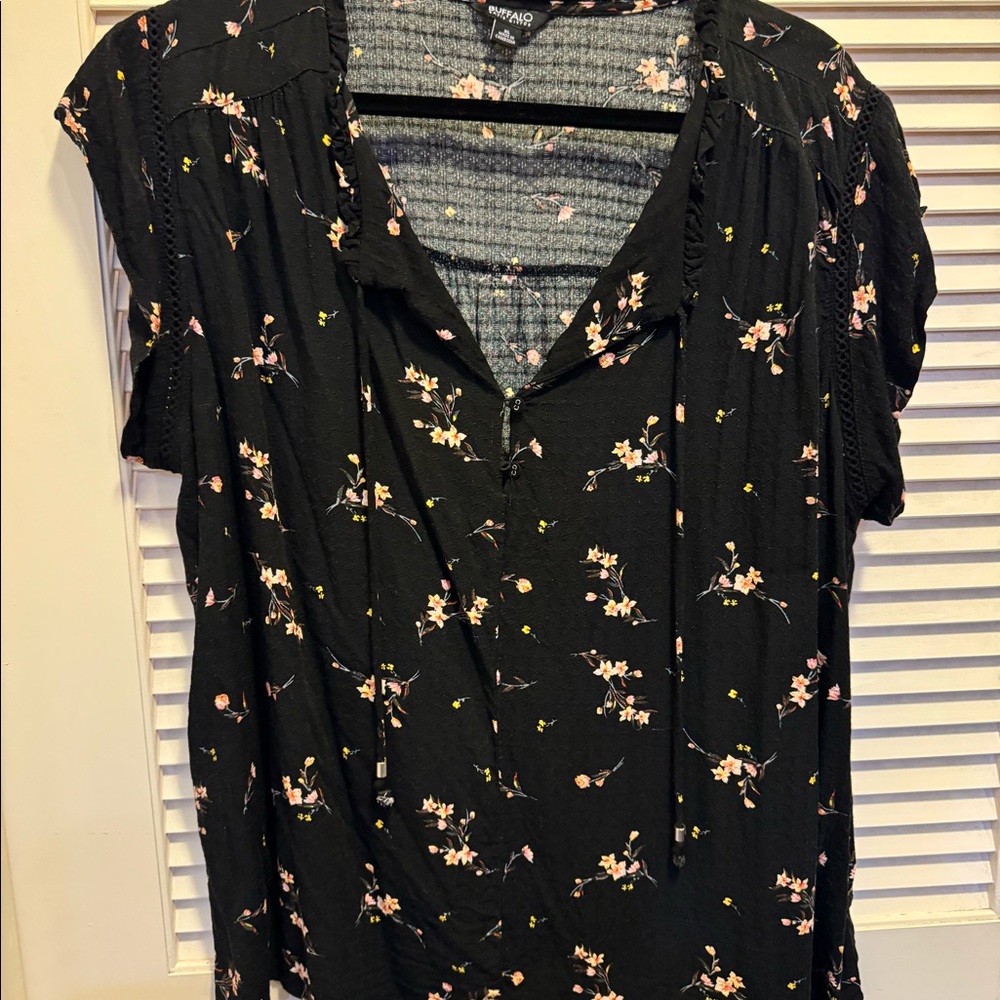 Buffalo David Bitton floral top